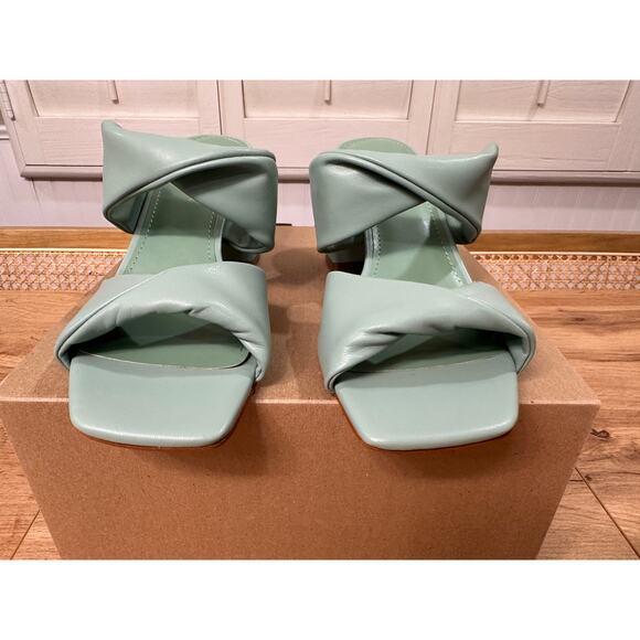 Marc Fisher Women's Kari High Heel Sandals Size 7.5 NWOB Faux Leather Slip Ons - Picture 5 of 12